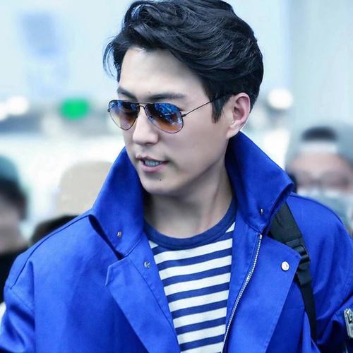 好爸爸靳东现身别墅销售部,疑似为两个儿子购置房产!