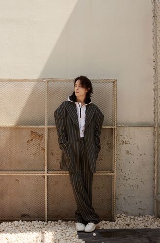 分享一组李承铉图片给大家,图中的明星图片壁纸会点缀你的电脑桌面