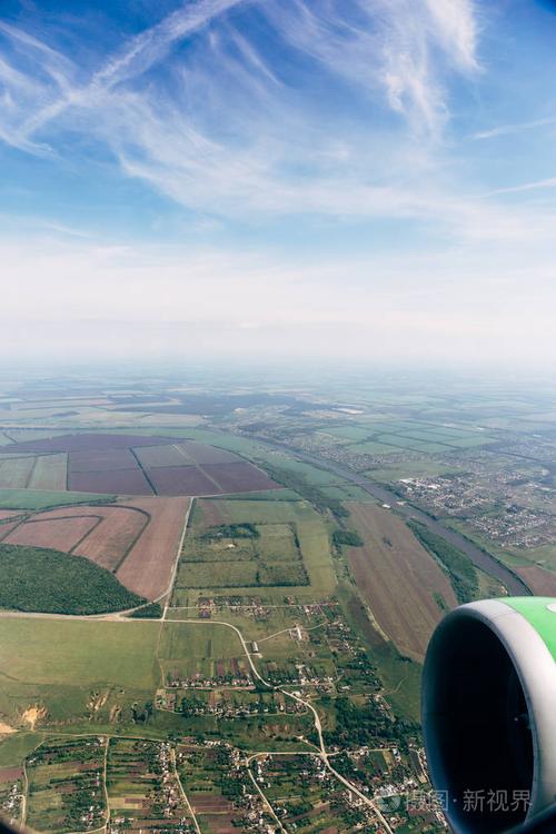 从空中飞机窗口真正鸟瞰图