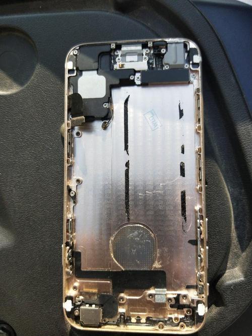 这样做是有利于地球和未来的,苹果公司在环保这一块是有做出贡献的