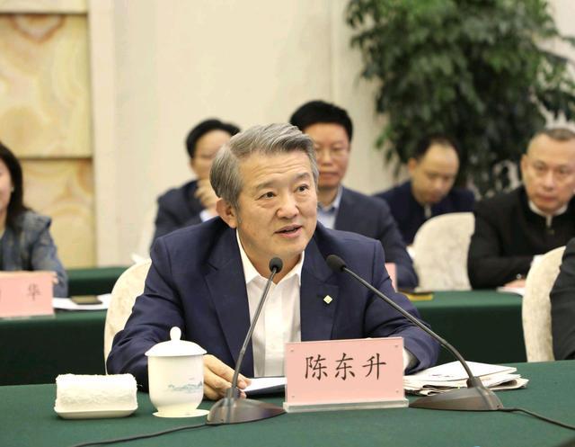 泰康保险集团董事长陈东升赞叹襄阳