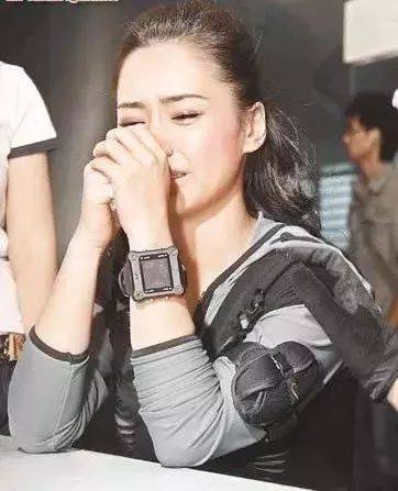 十多年专心钓凯子的傻白甜女星,最后却和出轨男结婚了