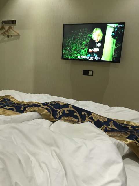 网上看的明明是183,由于刚从香港回来而且加是半夜所以就急忙定下来了