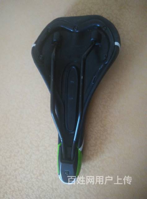 美利达挑战者300原车鞍座