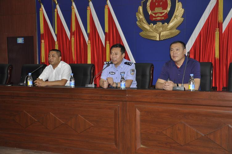 勃利县公安交警大队召开公交车驾驶人安全教育会议