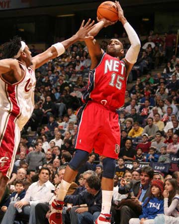 nba图:篮网主场擒骑士 文斯-卡特后仰跳投