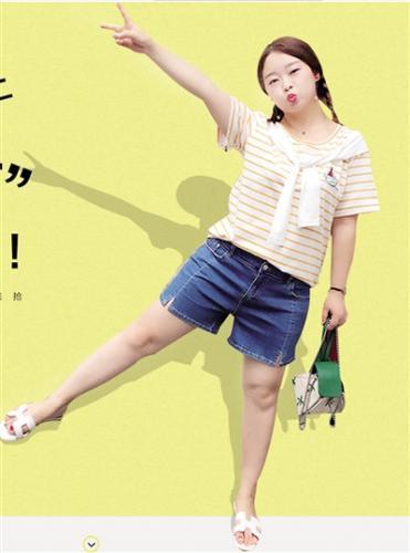 店主刘璐亲自上阵做模特,生意变得更好. 受访者供图