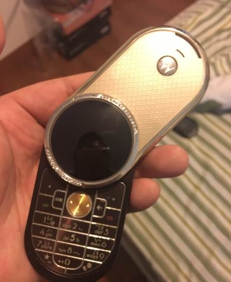 摩托罗拉r1 aura,黄金钻石版