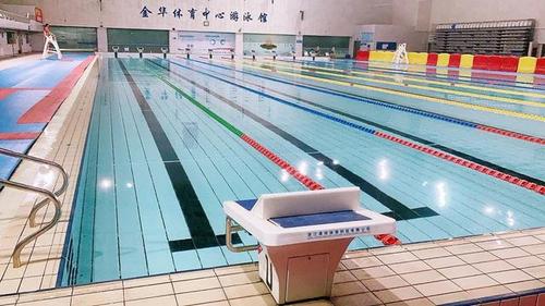 畅游一夏体育中心游泳馆换水清洗完成