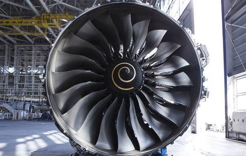 飞机发动机的叶片,为什么非要扭成这样?