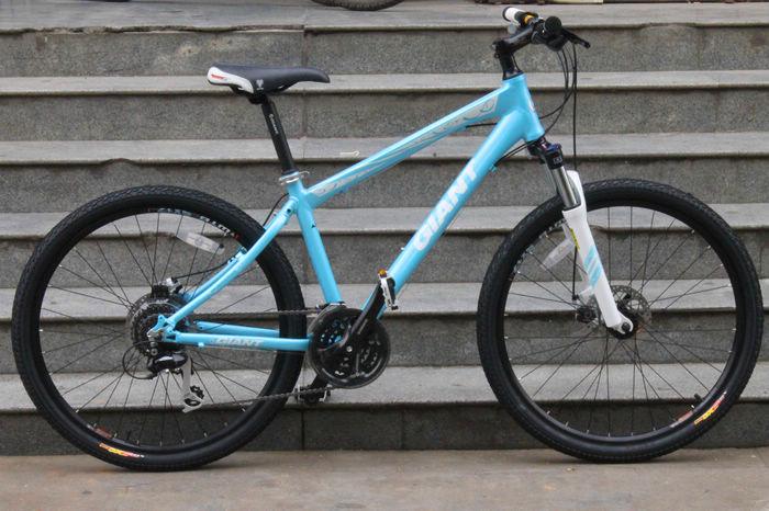 2011款捷安特meme3 铝合金 碟刹 24速 锁死前叉