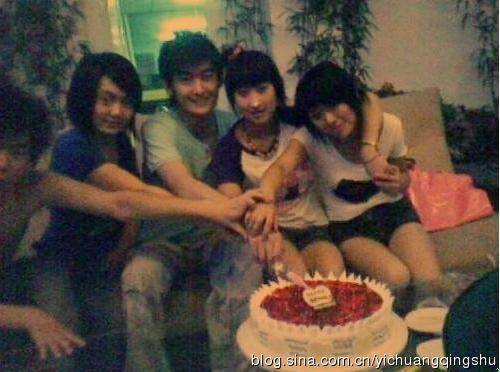 张翰张帆生日聚会时照片