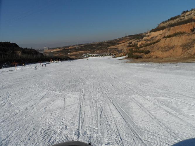 太原曦岭国际滑雪场
