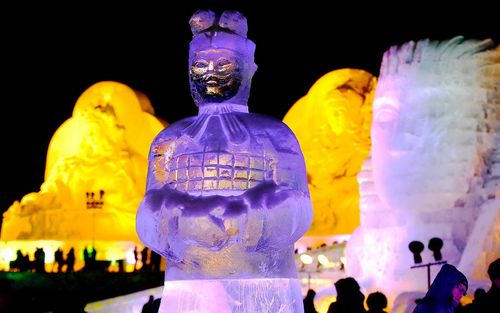 2013哈尔滨冰雪大世界夜景风光风景宽屏桌面壁纸图片