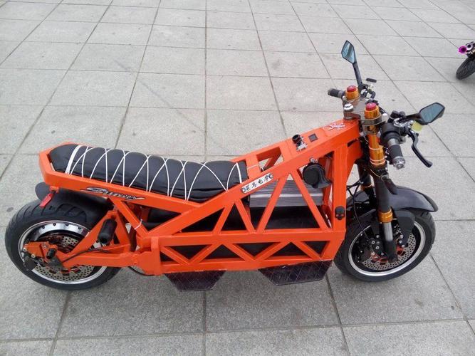 牛人纯手工打造电摩,续航150公里小战神!