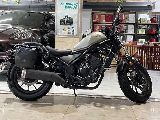 本田摩托车cm300车架生锈车主只行驶了1300公里