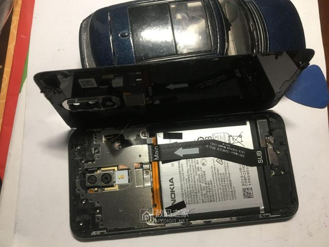 诺基亚x6手机不能充电了 拆了换尾插 - 拆机乐园 数码之家