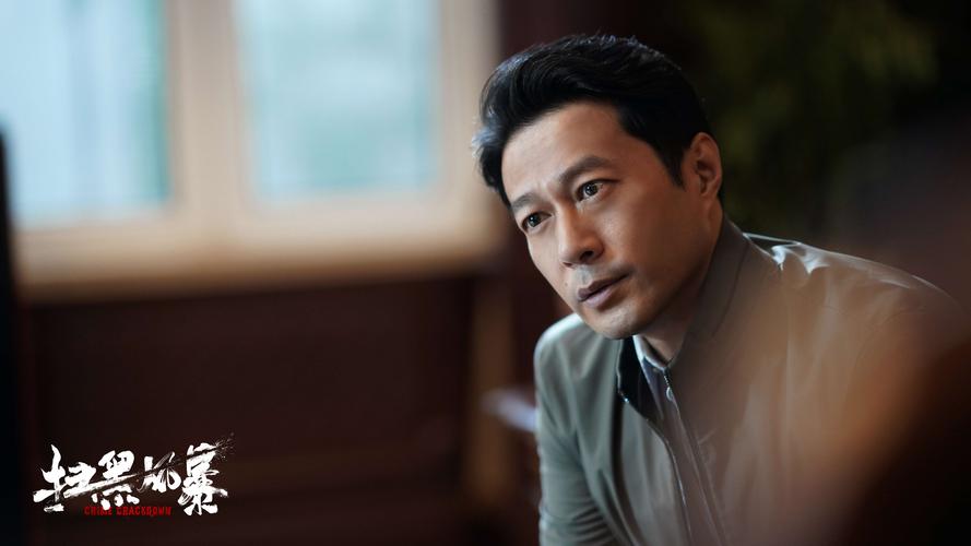 据悉,谭凯参演的电影《铁道英雄》已定档2021国庆佳节,电视剧《大