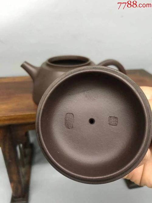 徐汉棠制紫砂壶约400c_紫砂壶_种类图片_收藏价格