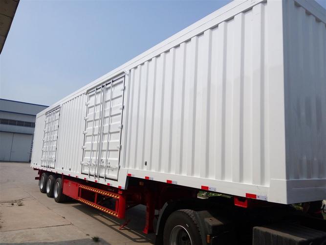 13米飞翼集装箱货车半挂的空车自重8.6吨