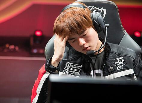 飞行员 deft (edg drx战队adc)