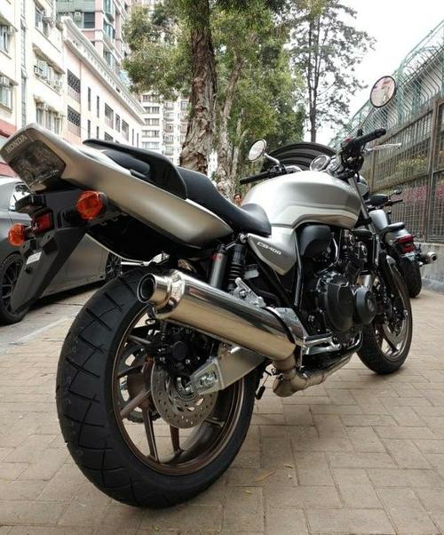 本田四缸街车 cb400 sf