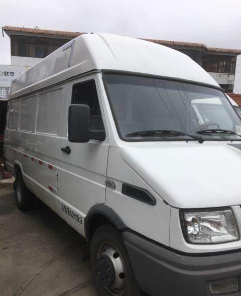 依维柯 得意 南京依维柯 得意v40 129马力 封闭厢式货车