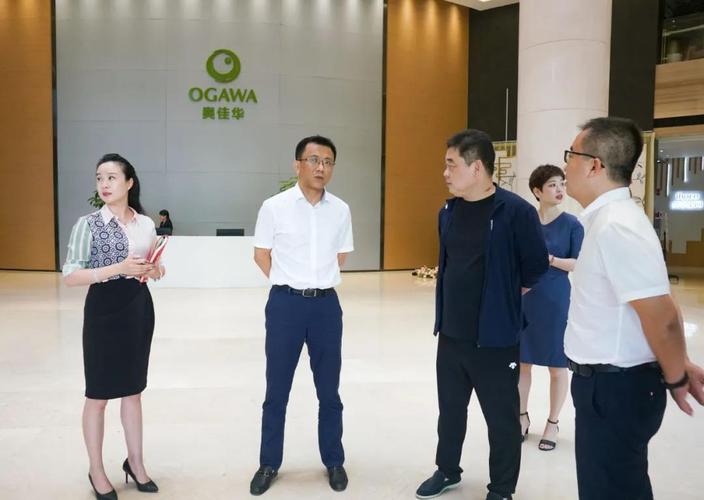 在区长林晓强,区委常委,蓝田经济开发区党委书记沈晓辉的陪同下,市长