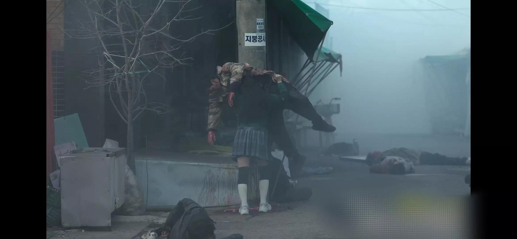 《僵尸校园》大结局:众人历经艰险终获救,南拉变异升级留孝山