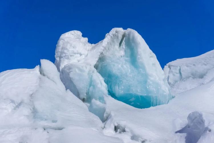 世界三大冰川之一的来古冰川,为什么是蓝色的?