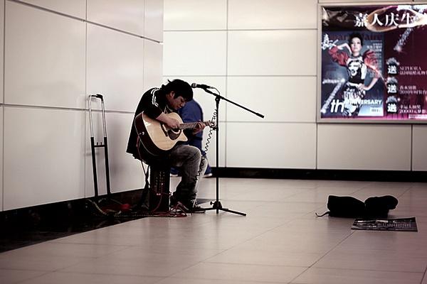 流浪歌手老谢(附收听地址)