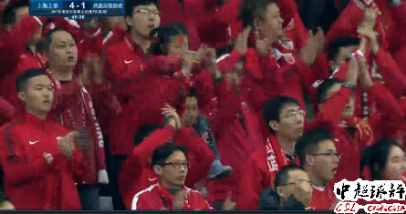 2镜头让人动容:上港狂胜是整个中国足球的胜利!