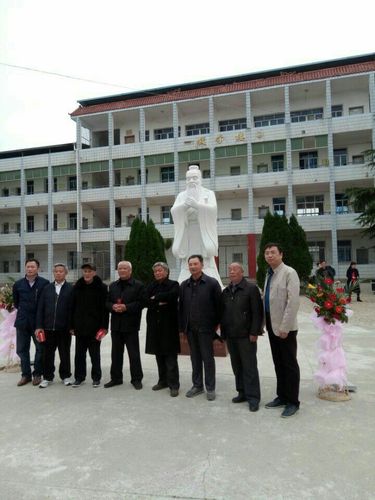 情系三班 一一 黄梅二中七二届高二( 3 )班班友会