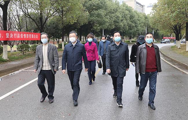 战疫情抚州市委常委宣传部长肖承贵来我校调研学校疫情防控及开学准备