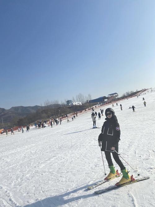 威海地中海滑雪99_滑雪_拍照_手套_墨镜_游乐园_羽绒服_地中海游