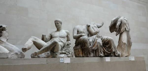 希腊总理喊话英国把被盗的帕特农神庙雕塑还给希腊