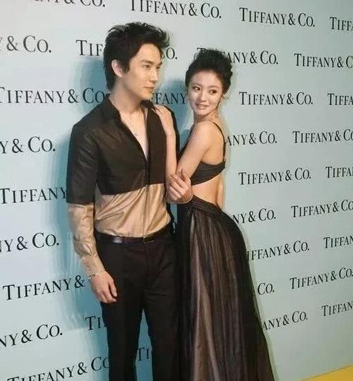 戚薇李承铉爱情之路并没那么简单 中间还有另一个人