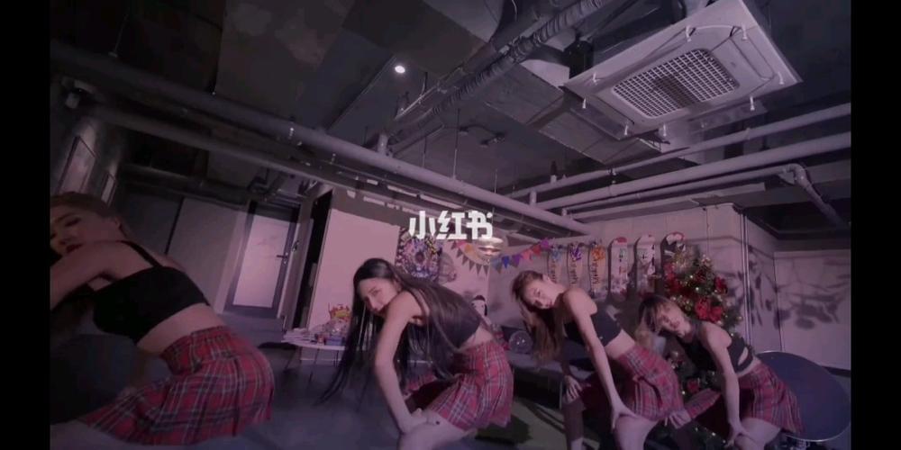 超级撩的yg伴舞姐姐们圣诞齐舞 crazy舞团_圣诞去哪玩