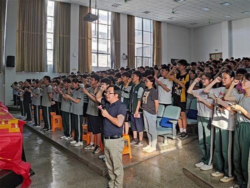 东阳市吴宁二中:拼搏不遗余力,加油坚持到底