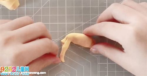 用超轻粘土捏鸡翅 超轻粘土