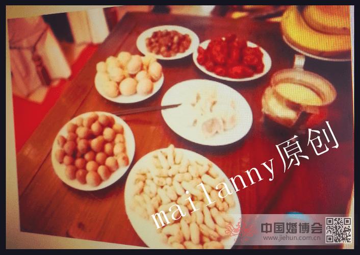 感觉都是毛笔字哦,很古色古香的感觉 mailanny点评:中式婚礼还是很
