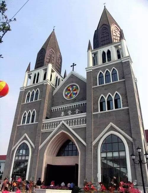 浅谈苏州地区基督教堂建筑空间的发展与演绎