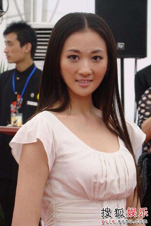 盼老板王中军票房赢第一 李玥捧场《功夫之王》