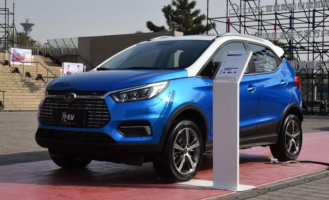 比亚迪最亲民的电动车!8万多,宝马"鸡腿档",背个小书包-新浪汽车