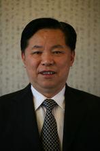 1993年起任象山二建总经理兼党委书记,1995年象山二建改制后