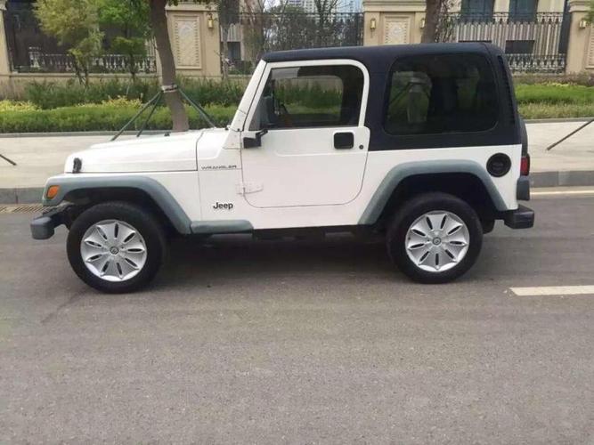 0 两门 白色 手动挡