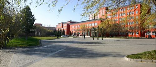 黑龙江工业学院