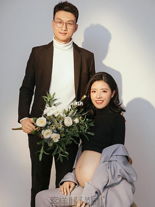 适合夫妻合拍的孕妇照简约纪实风格9393
