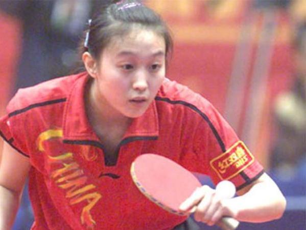 她曾是国乒功勋马琳前女友,因和马琳恋爱退役,如今官至参谋