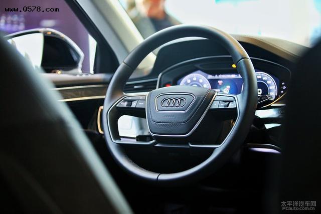 新奥迪a8心体验豪华之美,虽然买不起但是可以用艺术眼光去欣赏